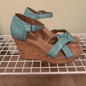 Toms wedges